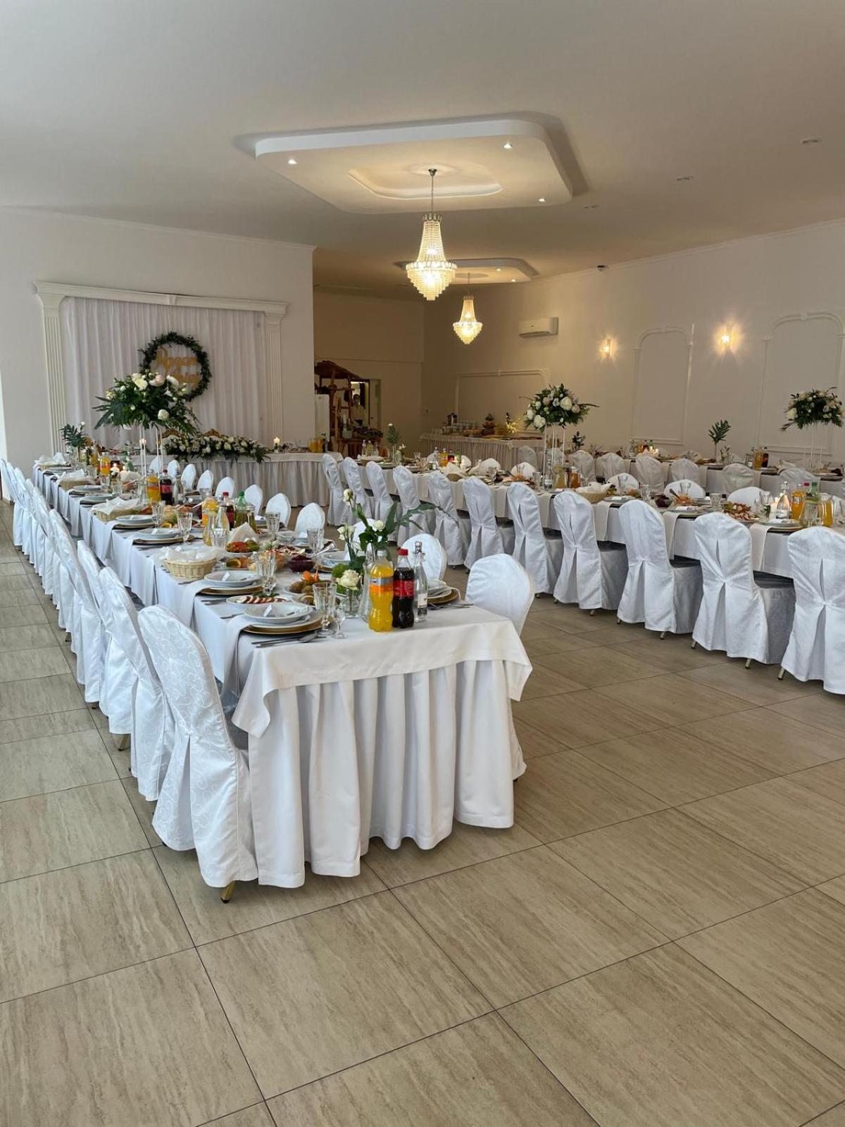 Marysienka Hotel Bisztynek Eksteriør billede