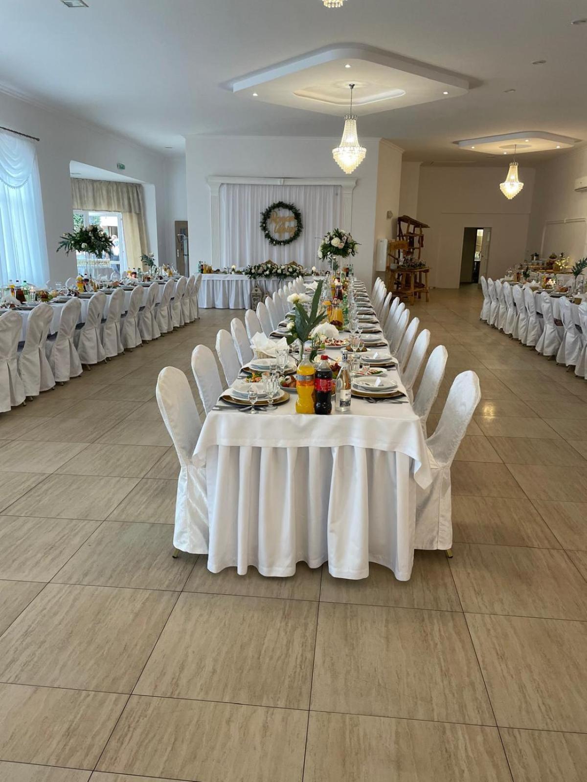 Marysienka Hotel Bisztynek Eksteriør billede